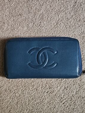 CHANEL Pebbled CC Zip Wallet in Dark TEAL
